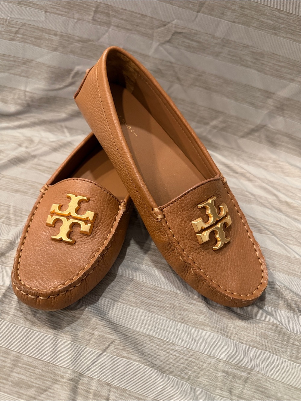 Tory Burch Everly Tan Loafers 6.5
